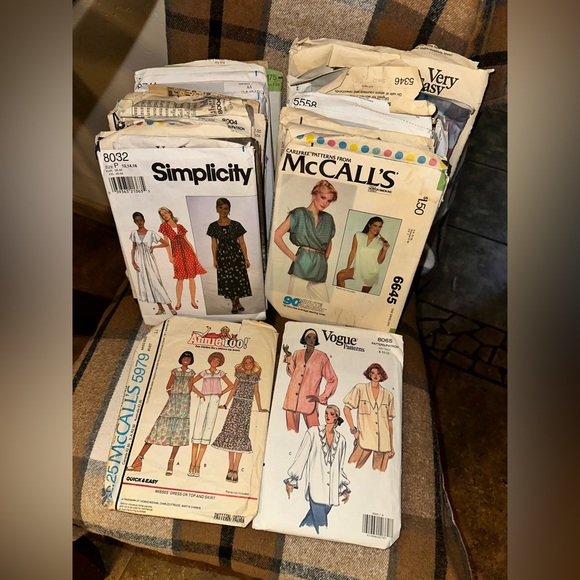31 vintage sewing patterns! Vogue Vintage Patterns & other brands, mixed sizes - Picture 6 of 13